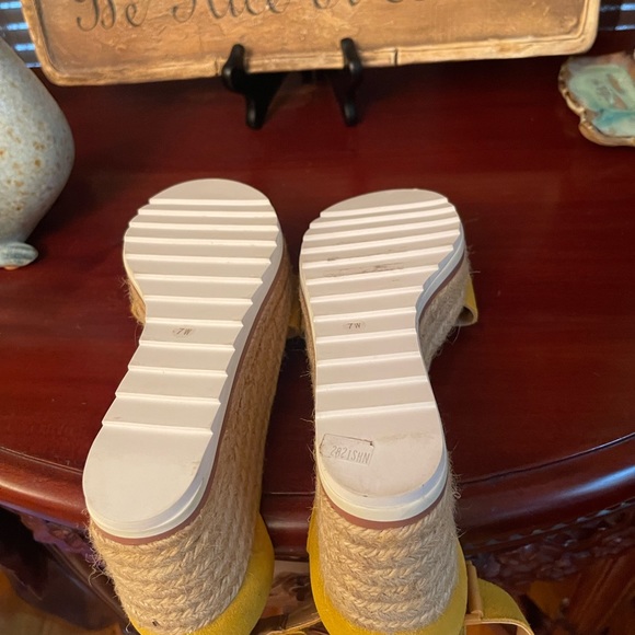 Marc Fisher shoes - Picture 5 of 7